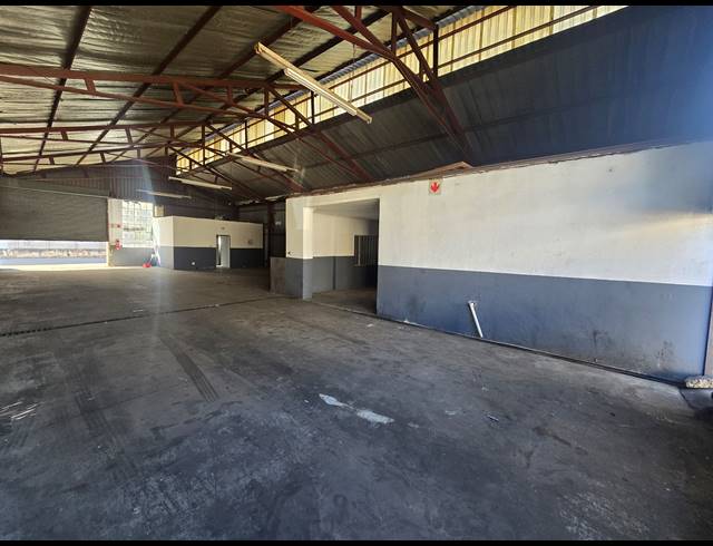 300M² WAREHOUSE TO LET IN ANDERBOLT